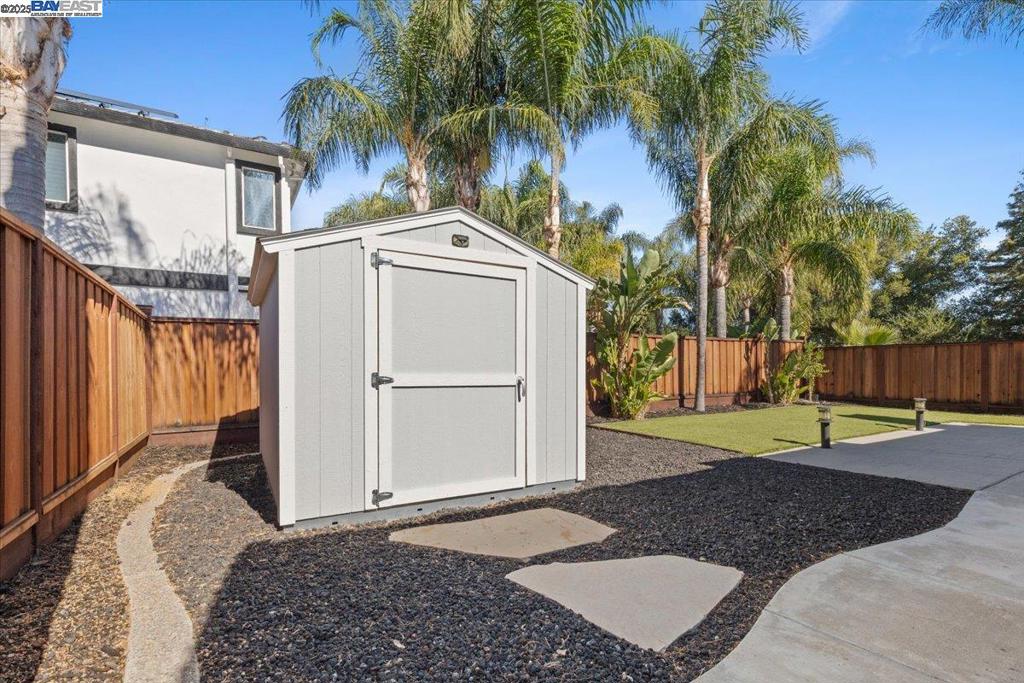 BRENTWOOD - Residential