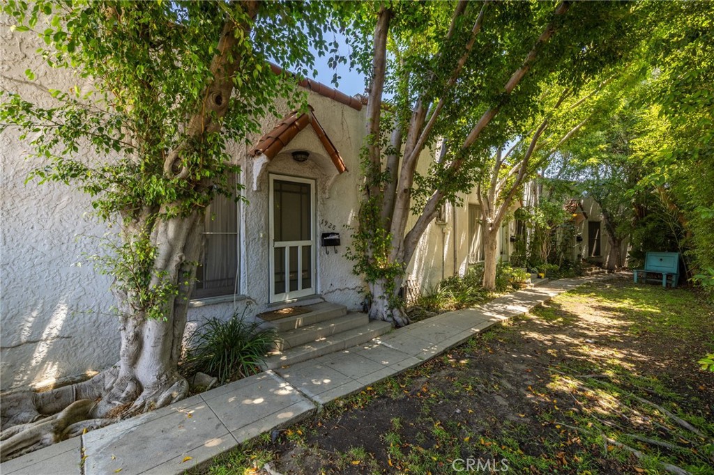 1928 Rosalia Road