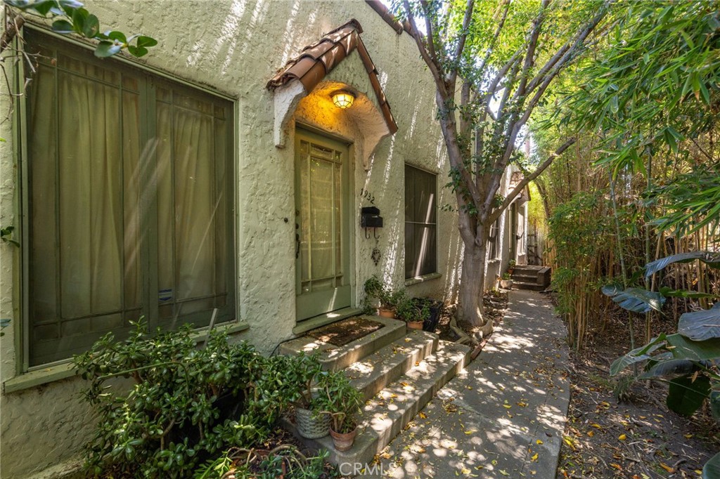 1928 Rosalia Road