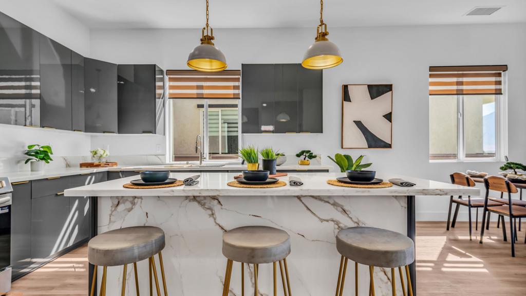 16322 Avenida Gracia