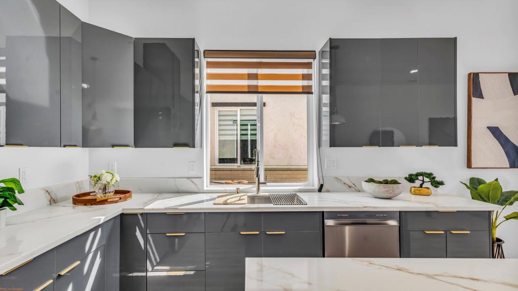 16322 Avenida Gracia