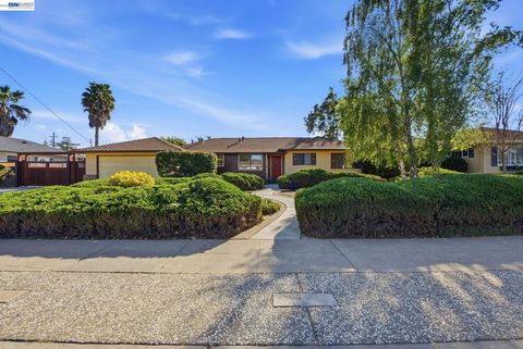Photo of 38149 Glenmoor Dr. Dr, Fremont, CA 94536 (MLS # 41127834)