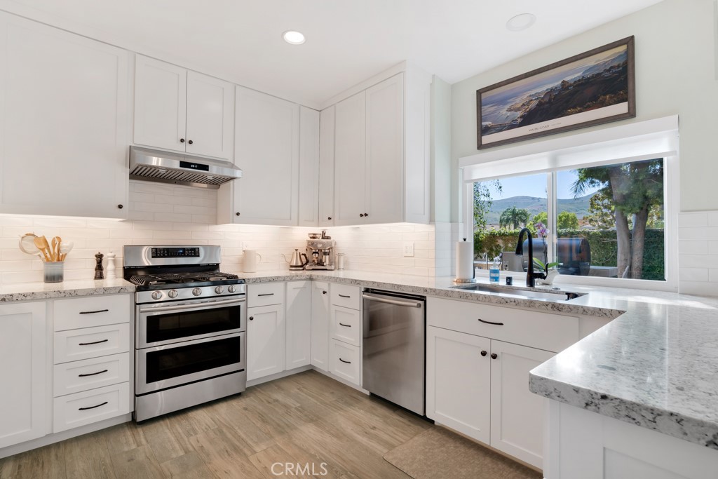 305 Saint Thomas