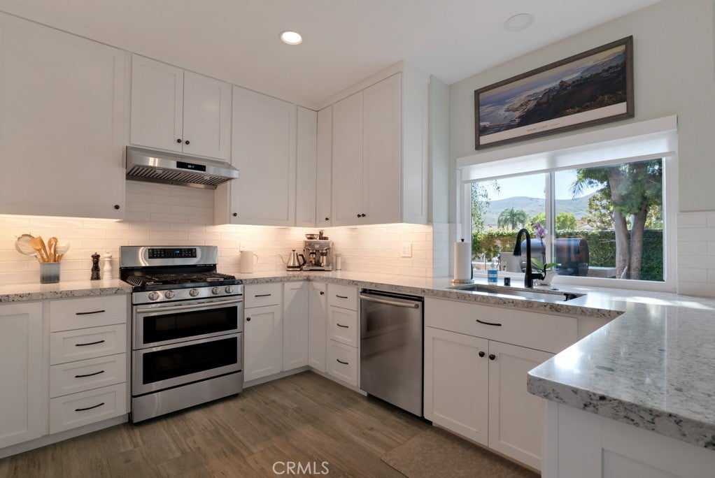 305 Saint Thomas