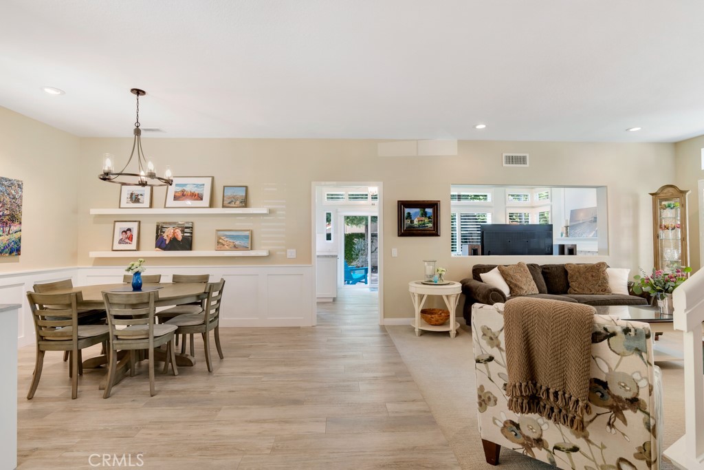305 Saint Thomas