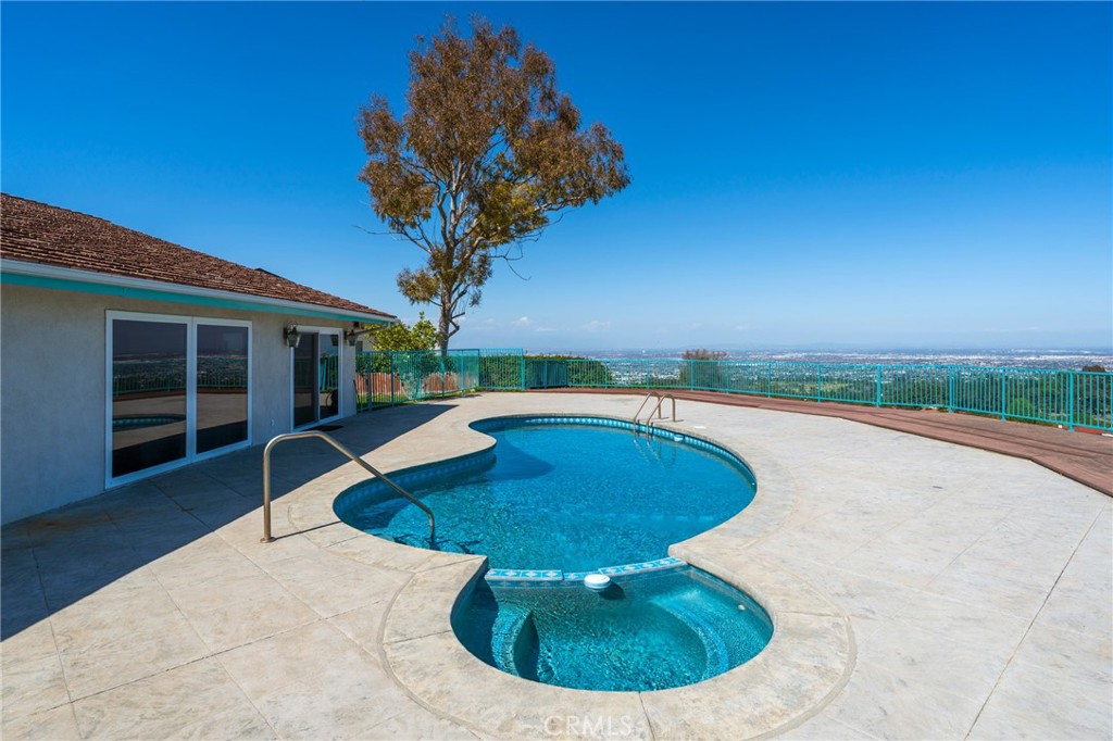 27138 Diamondhead Lane