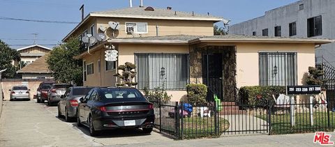 Photo of 251 W 41st Place, Los Angeles, CA 90037 (MLS # 25616017)