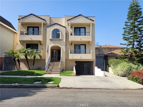 Photo of 11041 La Maida ST, North Hollywood, CA 91601 (MLS # TR26112432)