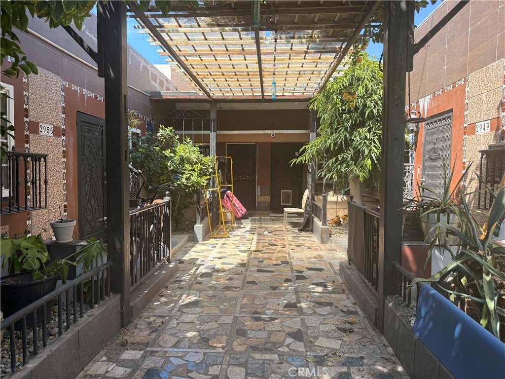 2949 S Harcourt
