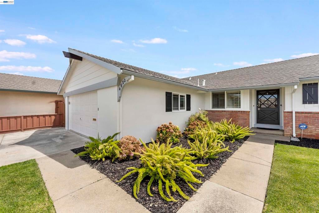 4820 Louise Ct