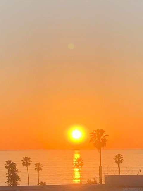 Photo of 2140 Orinda Dr Dr #E, Cardiff By The Sea, CA 92007 (MLS # 260002396SD)