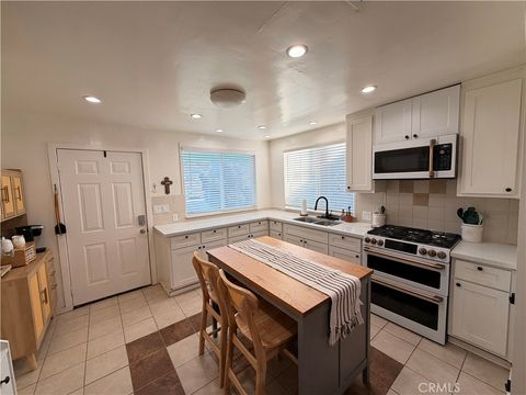 Photo of 30009 Hunstock St, Castaic, CA 91384 (MLS # SR25278402)
