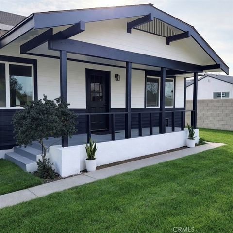 Photo of 215 8th St, Bakersfield, CA 93304 (MLS # PW26029084)