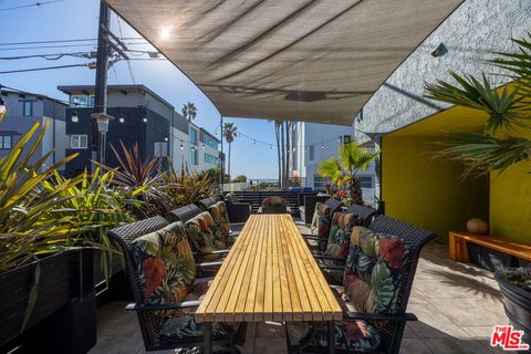 Photo of 11 24th Avenue #3, Venice, CA 90291 (MLS # 26659855)