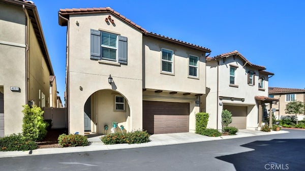4693 HOLLY AVE, LONG BEACH, CA 90805 - Image 61e0cceb6f2aba7ca8a9f82fa9f9d465/2733354345