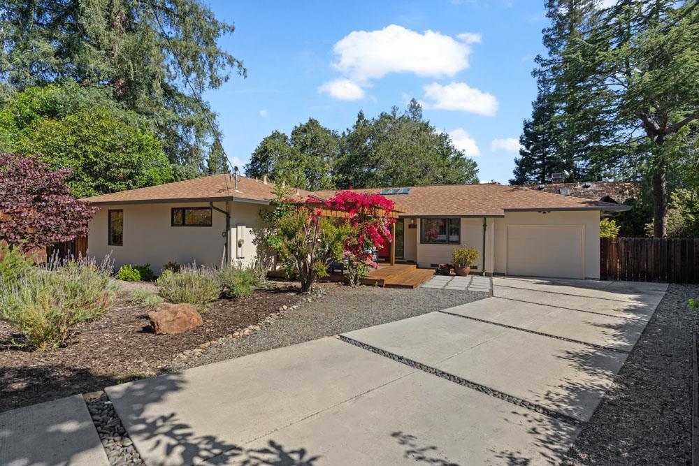 25 Sharon Court