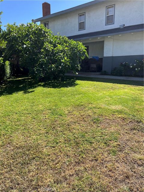 Photo of 6251 Chimineas AVE, Tarzana, CA 91335 (MLS # SR26101675)
