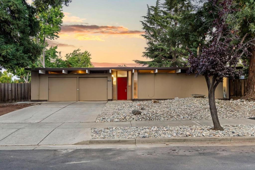 1204 Navlet Court