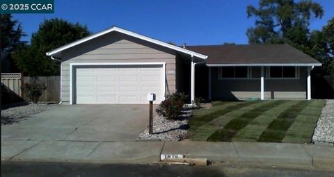 Photo of 1818 Concord Ct, Concord, CA 94521 (MLS # 41099944)