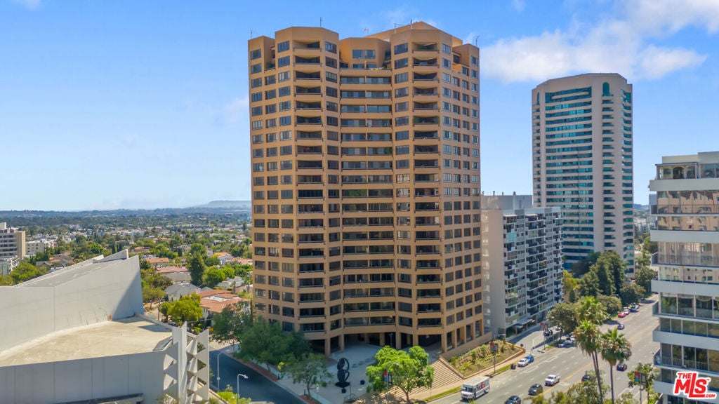 Photo of 10430 Wilshire Boulevard #2001, Los Angeles, CA 90024 (MLS # 26851931)