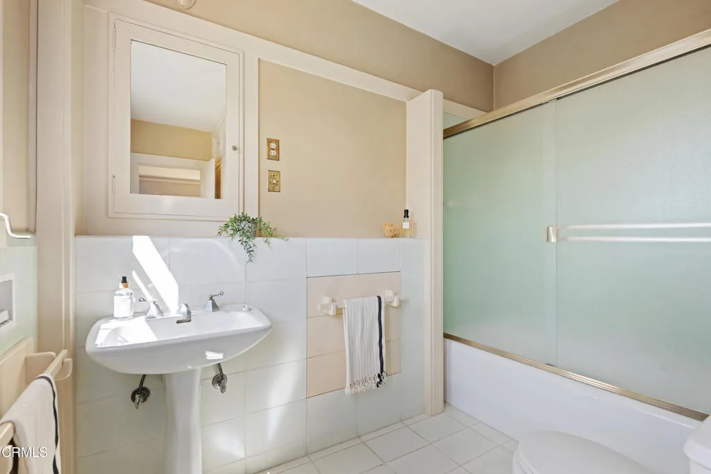 Ventura, California 93003, United States, 5 Bedrooms Bedrooms, ,5 BathroomsBathrooms,Residential,Active,105526