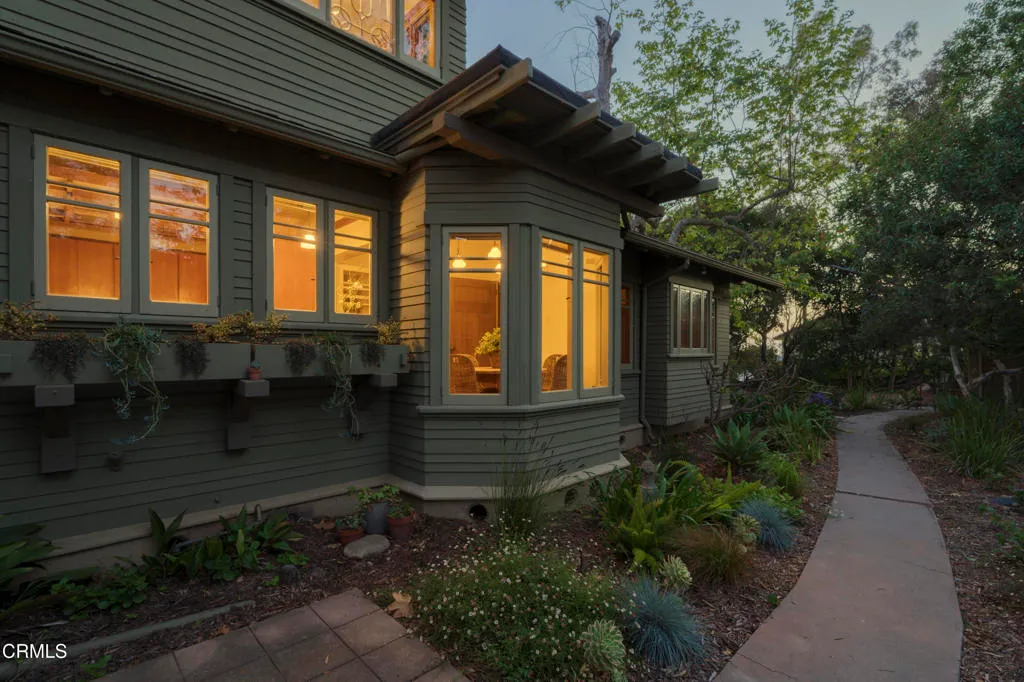 Ventura, California 93003, United States, 5 Bedrooms Bedrooms, ,5 BathroomsBathrooms,Residential,Active,105526