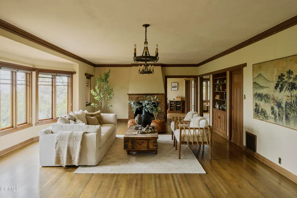 Ventura, California 93003, United States, 5 Bedrooms Bedrooms, ,5 BathroomsBathrooms,Residential,Active,105526