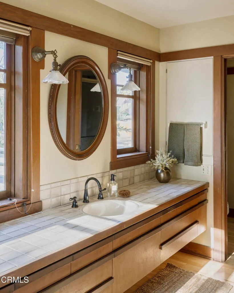 Ventura, California 93003, United States, 5 Bedrooms Bedrooms, ,5 BathroomsBathrooms,Residential,Active,105526