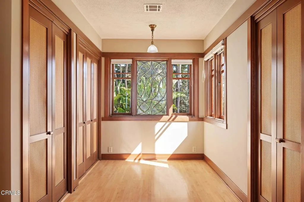 Ventura, California 93003, United States, 5 Bedrooms Bedrooms, ,5 BathroomsBathrooms,Residential,Active,105526