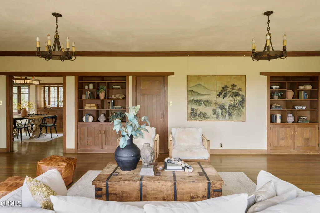 Ventura, California 93003, United States, 5 Bedrooms Bedrooms, ,5 BathroomsBathrooms,Residential,Active,105526