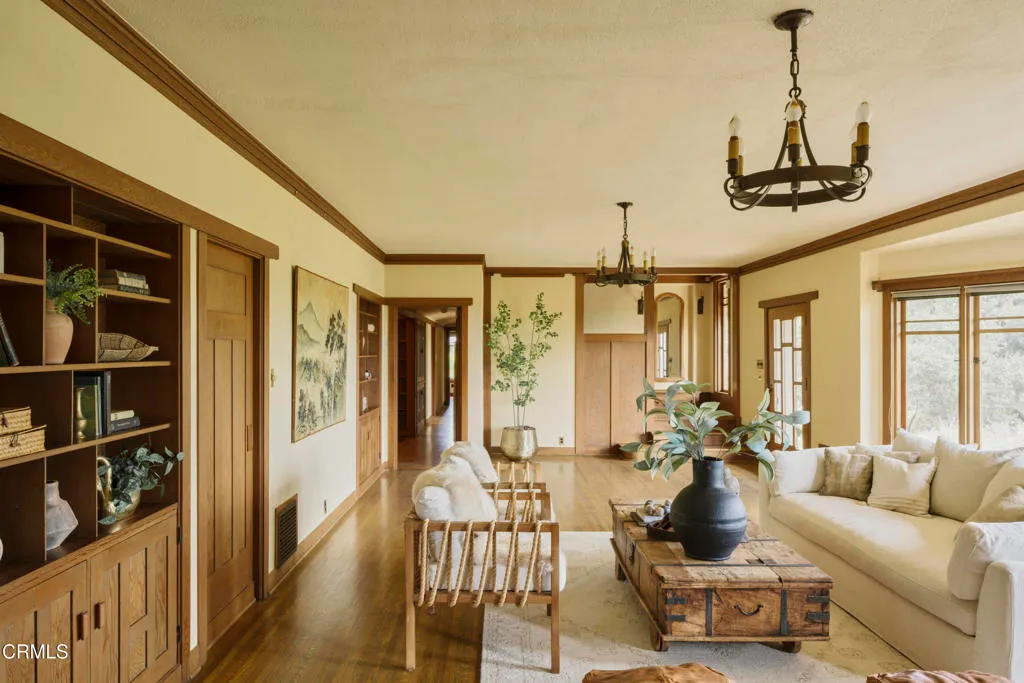 Ventura, California 93003, United States, 5 Bedrooms Bedrooms, ,5 BathroomsBathrooms,Residential,Active,105526