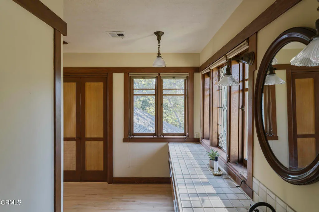 Ventura, California 93003, United States, 5 Bedrooms Bedrooms, ,5 BathroomsBathrooms,Residential,Active,105526