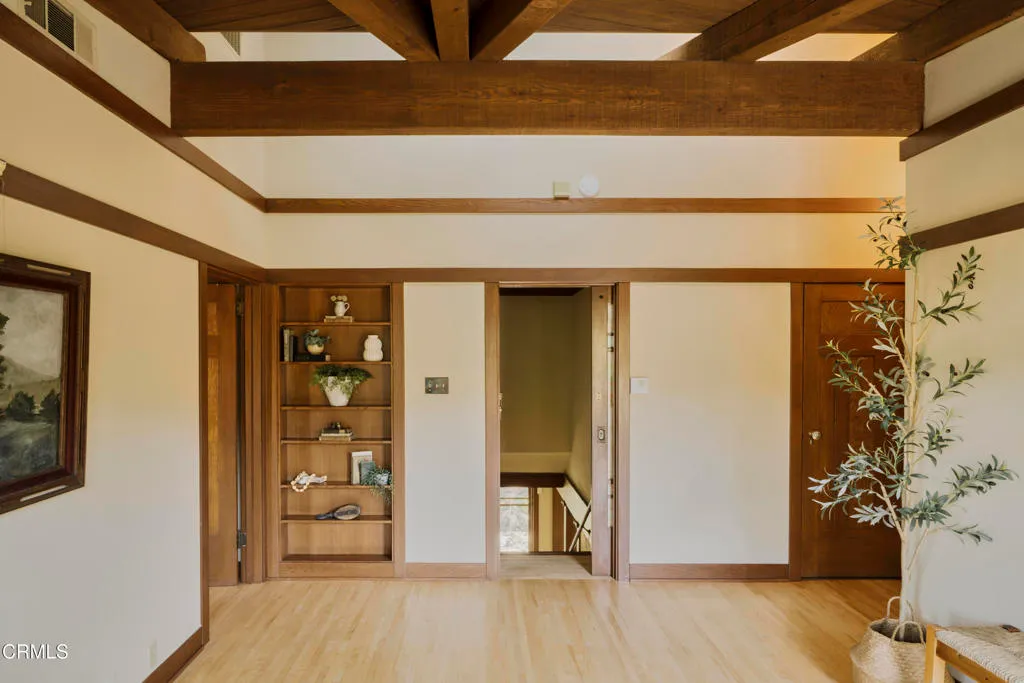 Ventura, California 93003, United States, 5 Bedrooms Bedrooms, ,5 BathroomsBathrooms,Residential,Active,105526