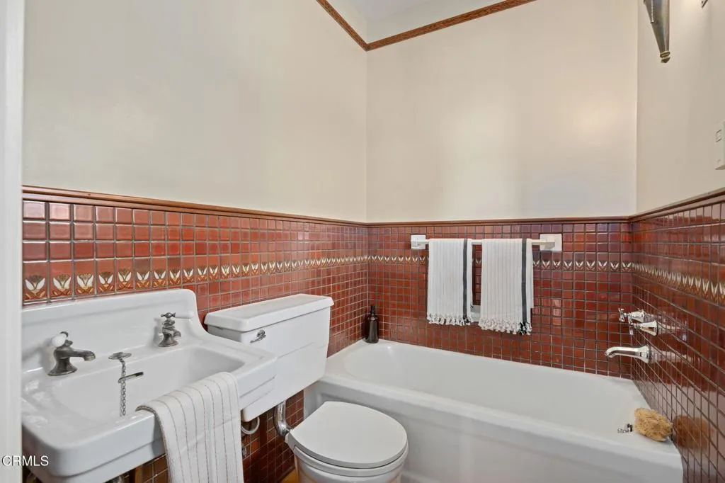 Ventura, California 93003, United States, 5 Bedrooms Bedrooms, ,5 BathroomsBathrooms,Residential,Active,105526