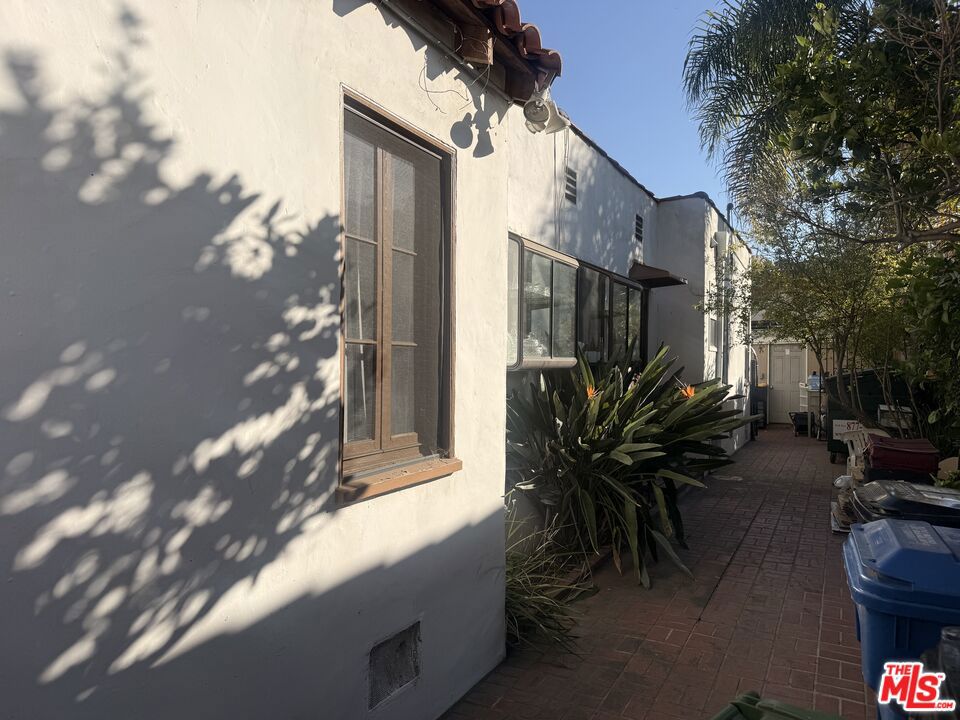 Photo of 2367 Malcolm Avenue, Los Angeles, CA 90064 (MLS # 26871977)