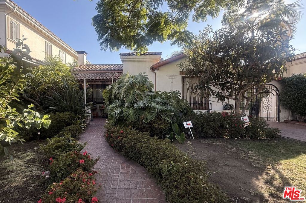Photo of 2367 Malcolm Avenue, Los Angeles, CA 90064 (MLS # 26871977)
