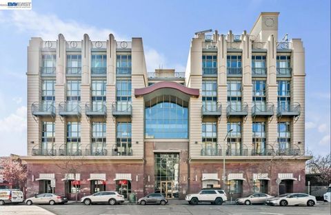 Photo of 423 7Th St St #208, Oakland, CA 94607 (MLS # 41129446)