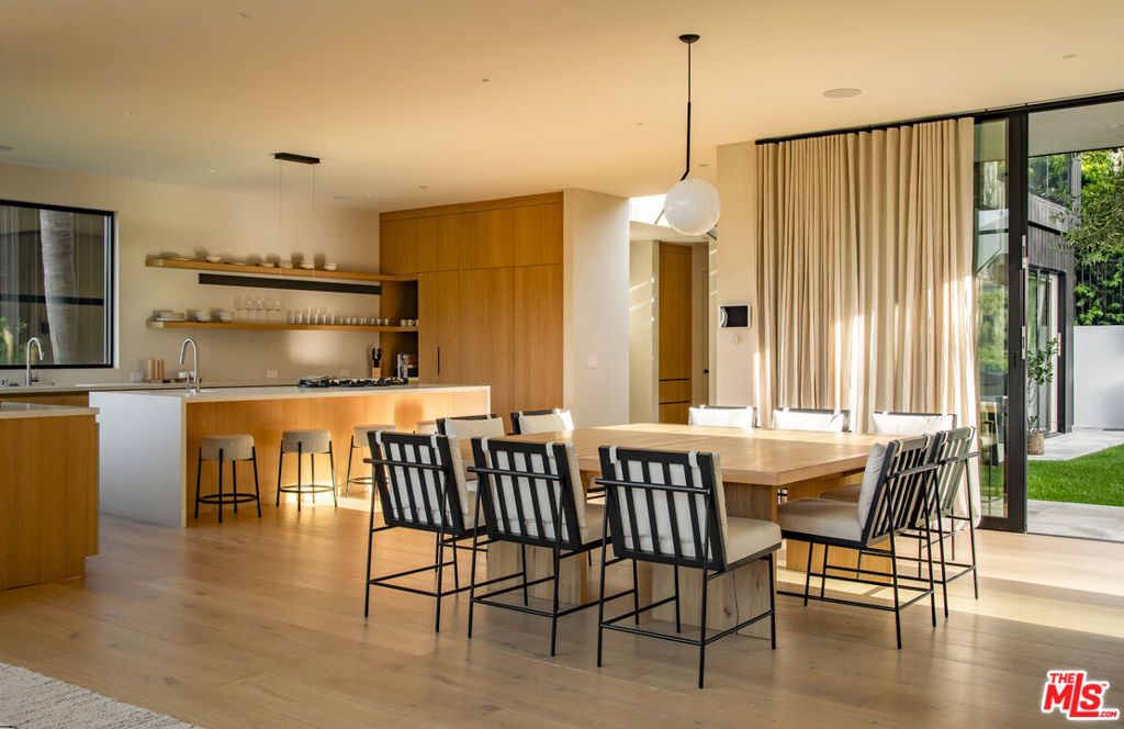 Photo of 28869 Selfridge Drive, Malibu, CA 90265 (MLS # 25597599)