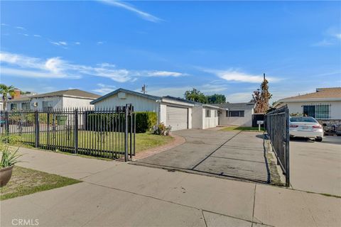 Photo of 7428 Irvine Avenue, North Hollywood, CA 91605 (MLS # SR25267407)