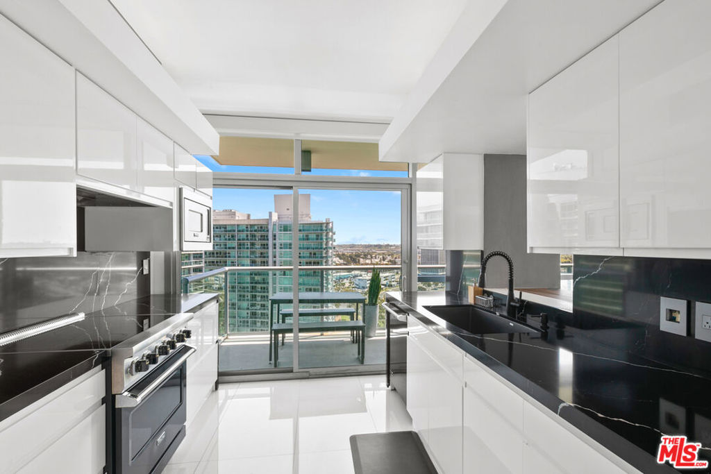 Properties 4 13700 Marina Pointe Drive 1701