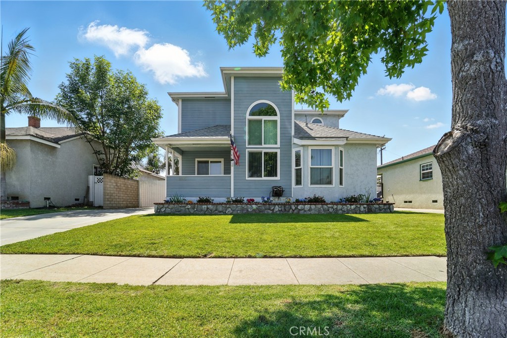 2275 Ximeno Avenue