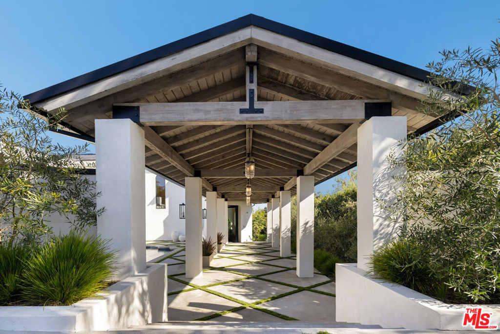 7052 Dume Drive