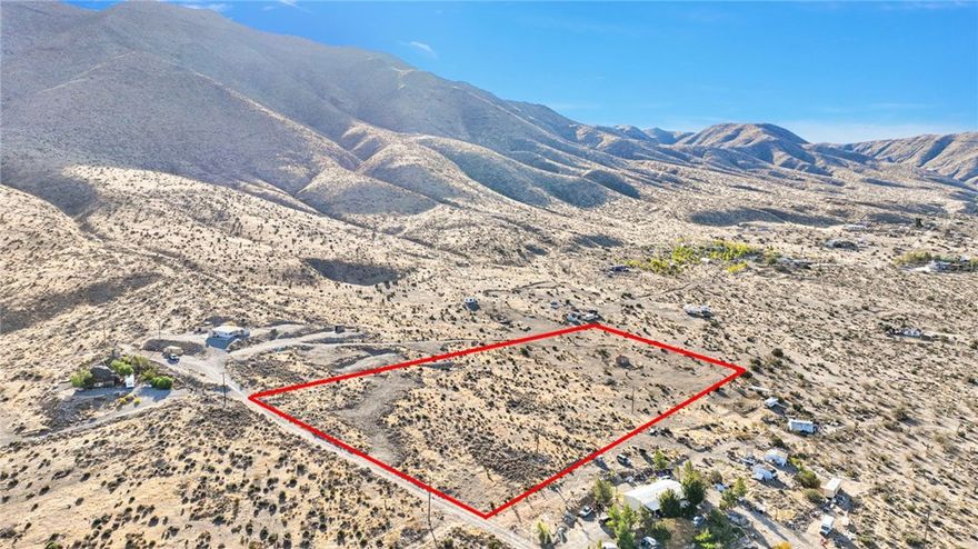 Buildable 5 acre parcel in the Apple Valley Highlands! Panoramic views!!! Electricity is located nearby. Property would need a well put in for water. Don't miss your chance to own this property with space, panoramic views and the peace and quite of the desert!