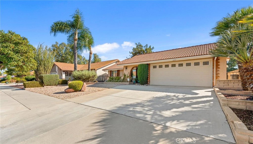 2095 silver oaks way