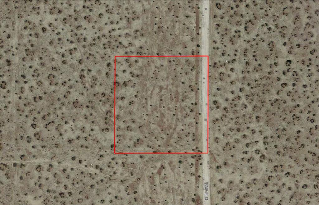 Corner lot on 185th Street East and Avenue N-4. Zoned Light Agricultural/Residential. 180th Street is the closest paved road, parcel is only half of a mile east of Lake Los Angeles.