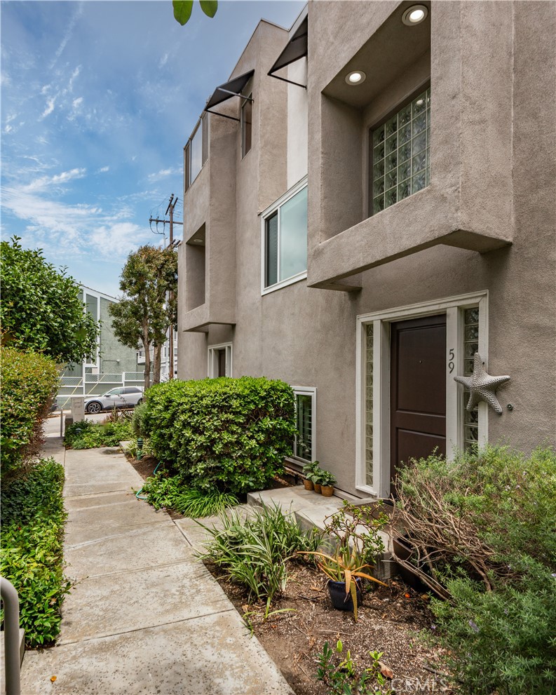 501 Herondo Street 59
