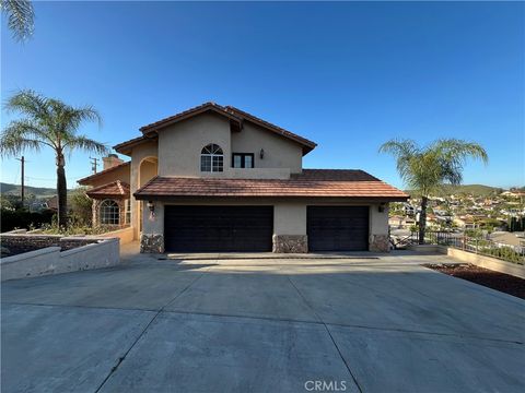 Photo of 22672 Inspiration Pt, Canyon Lake, CA 92587 (MLS # SW26050321)