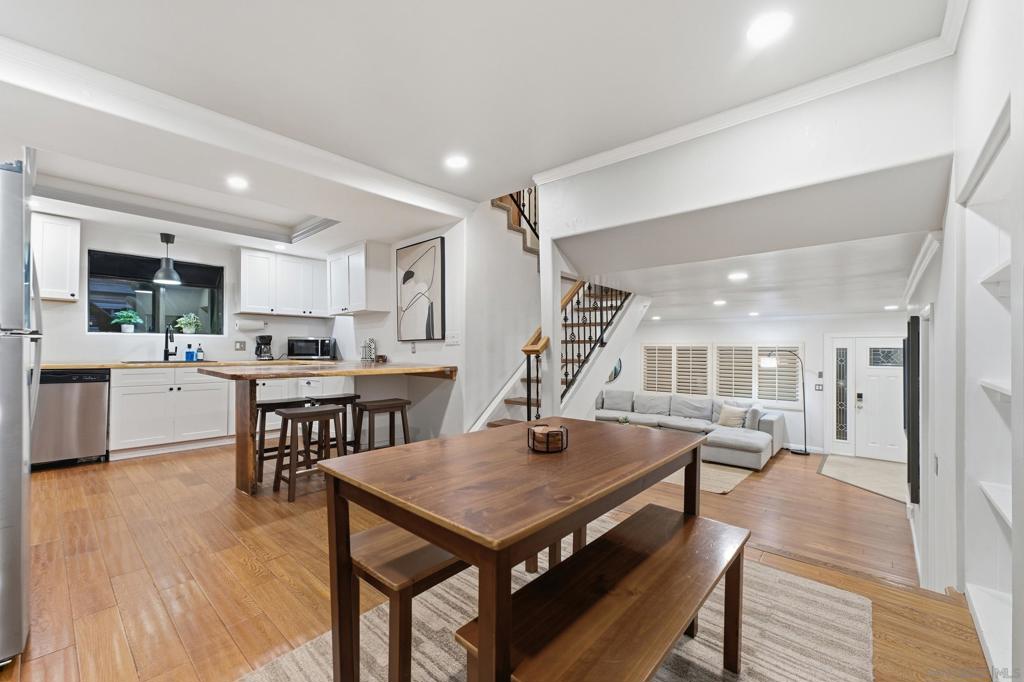 4071 4073 Riviera Dr