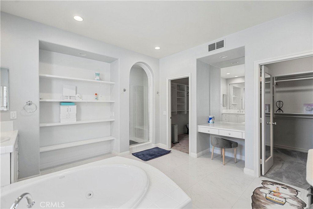 Amberly Lane (AMLN) - Residential