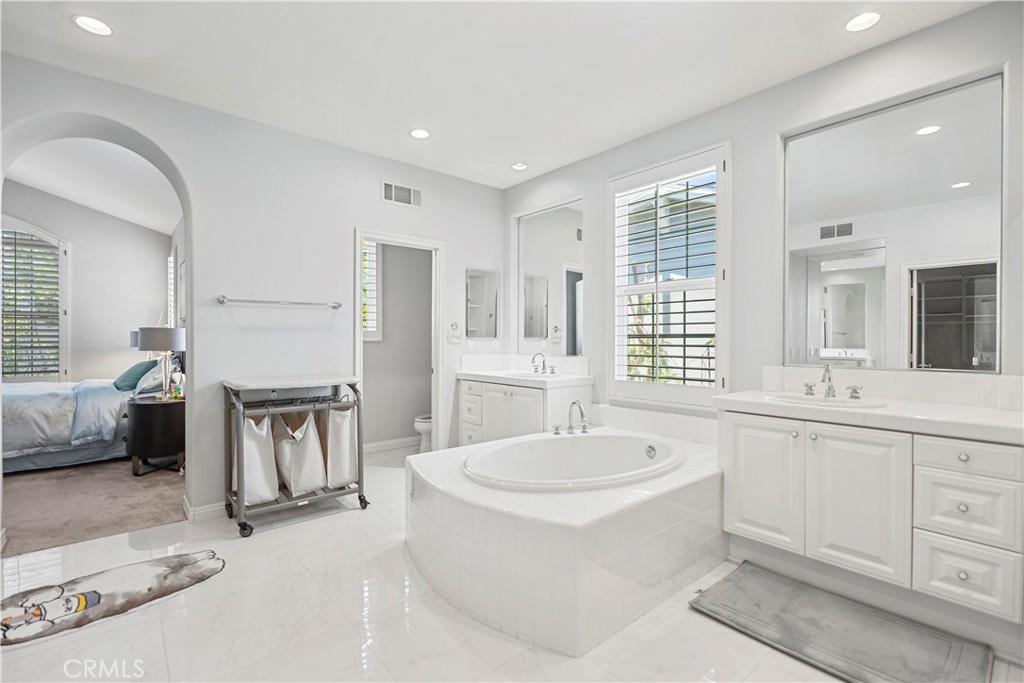 Amberly Lane (AMLN) - Residential